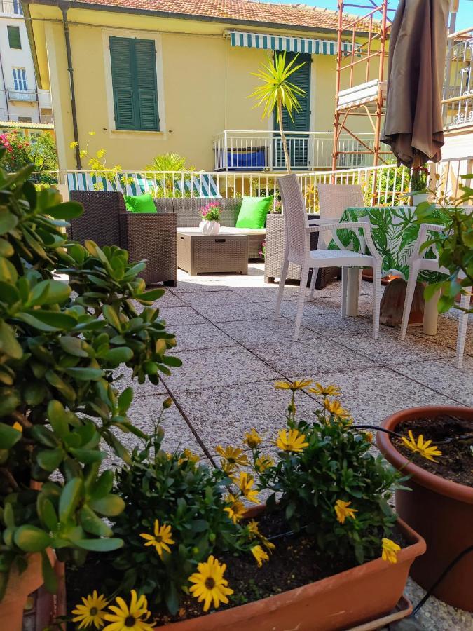 Hotel Alla Fontanella Alassio Exterior photo
